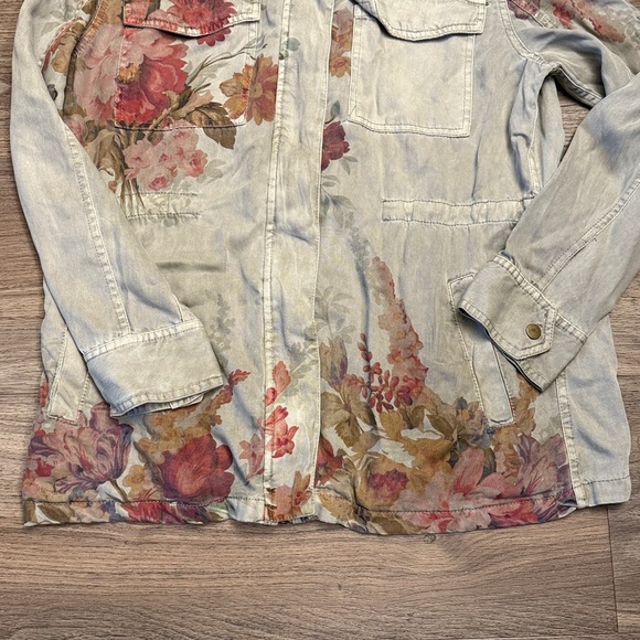 Sundance Floral Utility Jacket in Beige and Pink - Picture 4 of 9